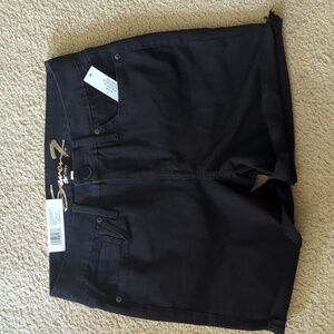 New with Tags Seven7 Dark Wash Denim Sunset Bermuda Jean Shorts Size 6